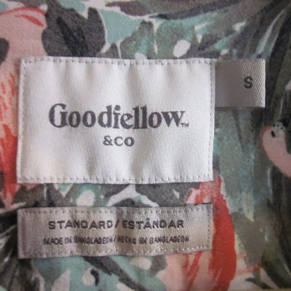 Goodiellow & Co Shirt Size Small Flamingo Palm Tree Print Button Up Hawaiian - Picture 2 of 4